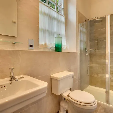 Plush Holiday In Crosby Lake District With Garden Casa de Férias *
